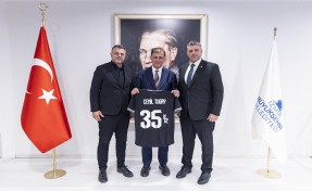 Karşıyaka yönetiminden Cemil Tugay ziyareti