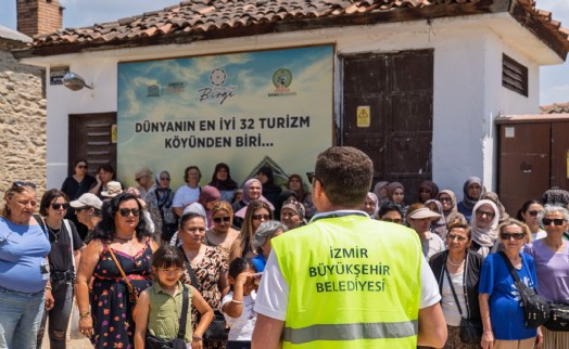 Kültür gezileriyle İzmir’i keşfettiler