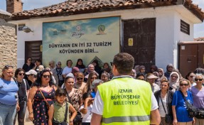 Kültür gezileriyle İzmir’i keşfettiler