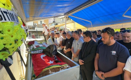 Kuşadası'nda kahreden ölüm: Emekli öğretmen son yolculuğuna uğurlandı