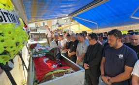 Kuşadası'nda kahreden ölüm: Emekli öğretmen son yolculuğuna uğurlandı