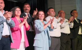 Manisa Büyükşehir Belediye Başkanı Dutlulu ile 14 ilçe belediye başkanı, Yeni Parti'ye katıldı