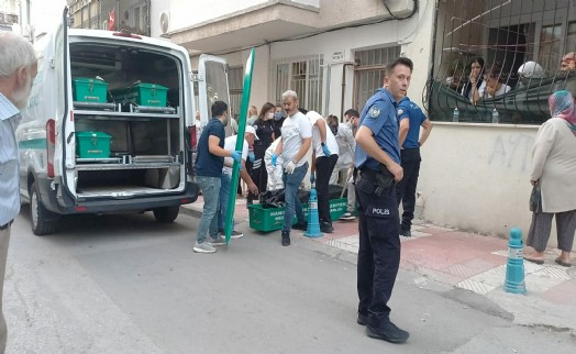 Korkunç olay: Kardeşini 'uyuyor' sanmış, 2 gün cesediyle kalmış!