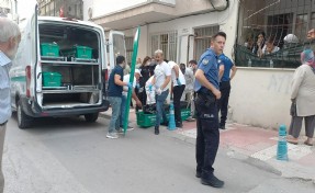 Kötü koku gelen evde, kardeşinin cesediyle 2 gün yaşamış