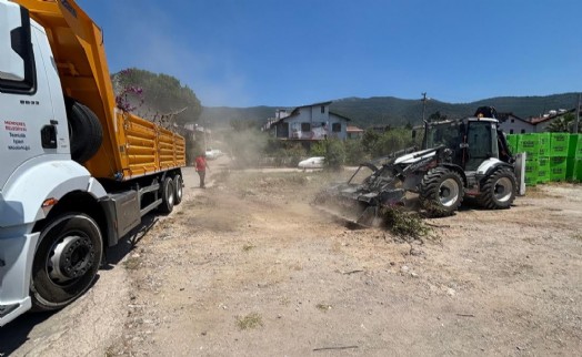 Menderes’in sahil bölgesinde atık seferberliği