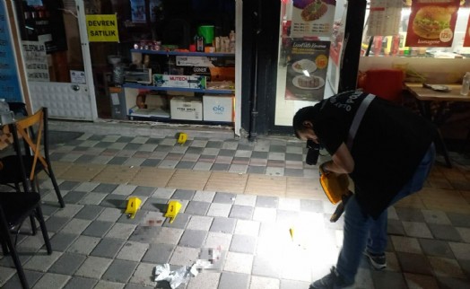 Motosiklet kaskı taktı kurşun yağdırdı: 1 yaralı