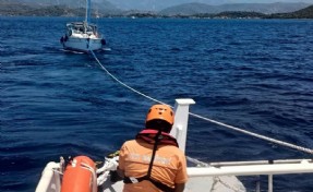 Muğla'da sürüklenen tekne kurtarıldı