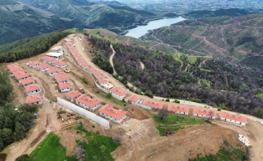 Ödemiş'te yanan evler Temmuz sonunda teslim ediliyor... Bakan Kurum'dan duygusal paylaşım