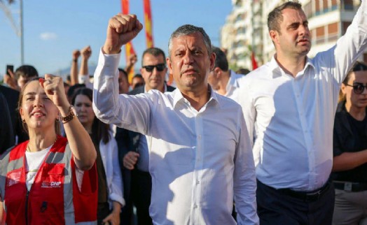 Özel'den yeni parti açıklaması: Üç aşamalı yol haritasını anlattı