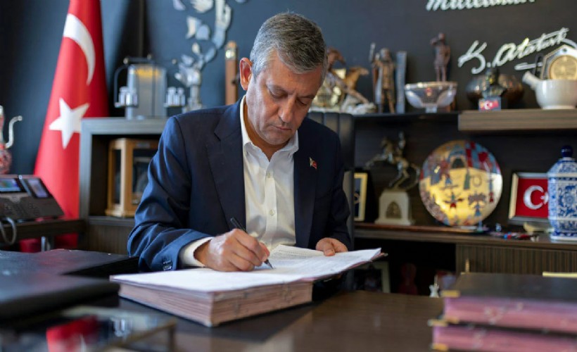 Özgür Özel CHP'den istifa etti