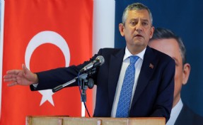 Özgür Özel canlı yayında Bergama ve Urla'yı işaret etti: 'İlk biz katılacağız dediler'