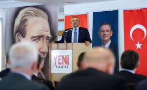 Özgür Özel oy birliğiyle YENİ Parti'nin Genel Başkanı seçildi
