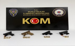 Polis denetiminden kaçan şüphelilerin çantasından cephanelik çıktı