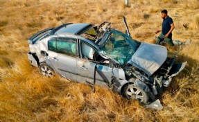 Şarampole devrilen otomobilin 20 yaşındaki sürücüsü hayatını kaybetti