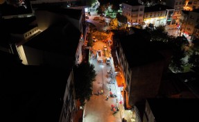 Seferihisar’da kapsamlı yol yıkama çalışmaları aralıksız sürüyor
