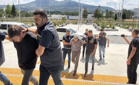Servis araçları işletmecisine silahlı saldırıya ilişkin 3 gözaltı