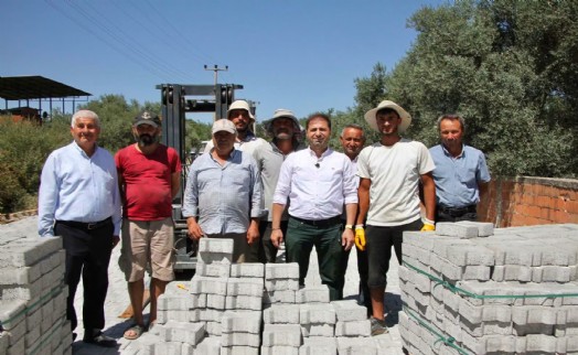Tire'de  kırsal kalkınma hamlesi: 20 bin metrekare kilit parke taşı desteği