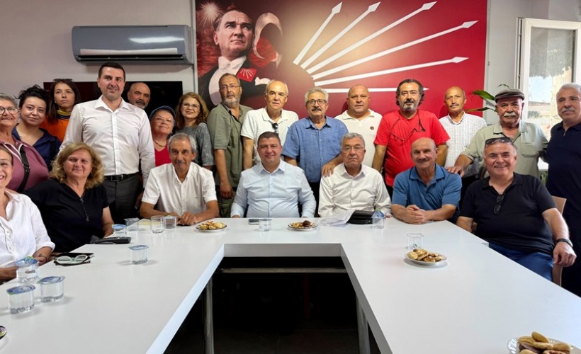 Tire’de CHP’den ayrıldı: Başkan Okuroğlu ilçe örgütüyle YENİ Parti’ye geçti