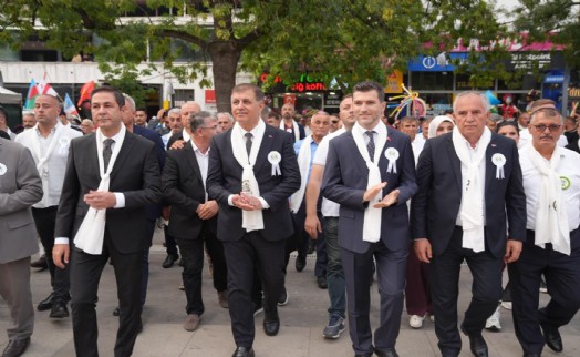 Tugay Erbaa Yaprak Festivali’nde: 'İzmir ile Erbaa arasındaki dostluk köprüsü büyüyecek'