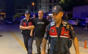 Ünlü yönetmenin evine kenevir baskını!