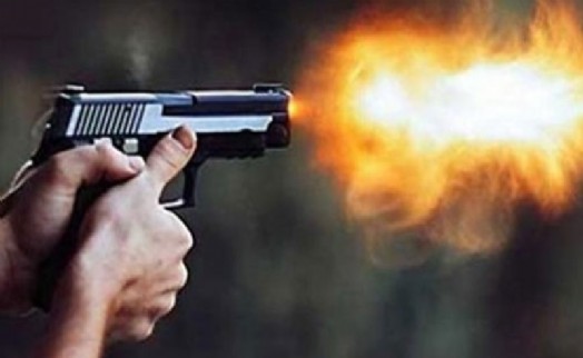 Uşak'ta iki aile arasında silahlı kavga: 1'i ağır 13 yaralı