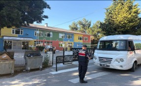 Uşak'ta jandarmadan okul önlerinde 19 bin 87 kişiye kimlik sorgulaması