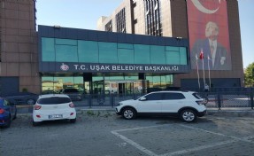 Uşak’ta belediyede sigortalı gösterilip Özkan Yalım’ın işletmelerinde çalışan 17 kişiye gözaltı