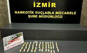 Uyuşturucu kuryesi İzmir havalimanında yakayı ele verdi
