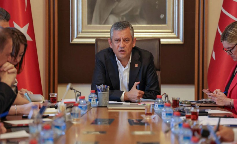 Yeni parti için kritik hafta: Özgür Özel kurmaylarını topluyor