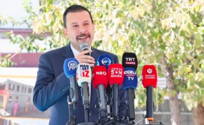AK Partili Kaya’dan Büyükşehir’e asfalt eleştirisi: ‘6 yılda neredeyse 5’te 1’e düşmüş’