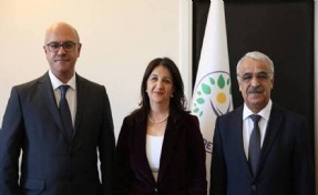 'Süreç' trafiği: İmralı heyeti Abdullah Öcalan'la 3 saat görüştü