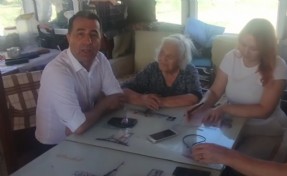 100 yaşındaki Müzeyyen Eröz, YENİ Parti üyesi oldu