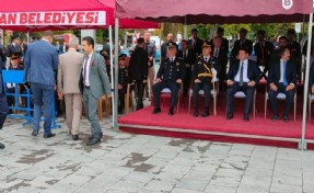 30 Ağustos töreninde protokol krizi: Muhalefet il başkanları alanı terk etti