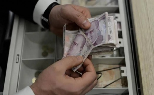 AK Parti’den emekli ve asgari ücretliyi ilgilendiren açıklama: Düzenleme için tarih verildi