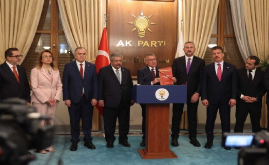 AK Partili Gül: Bugün tarihi bir eşiğin aşılmasına hep birlikte şahitlik ediyoruz