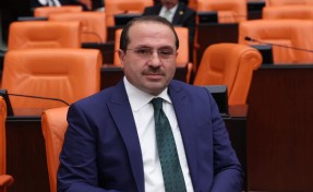 AK Partili Kırkpınar'dan 30 Ağustos mesajı: 104 yıl önce yakılan bağımsızlık meşalesi