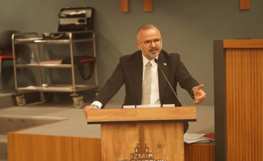 AK Partili Yıldız'dan Büyükşehir'e: AK Parti İzmir'in önünü kesmiyor, önünü açıyor!