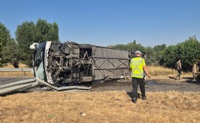 Afyon'da feci kaza! Yolcu otobüsü devrildi: 22 yaralı