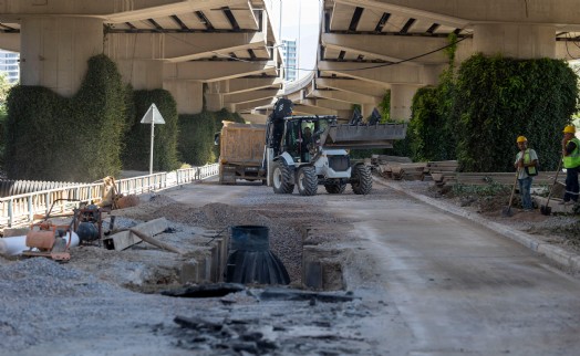 Alsancak’ın altyapısı güçleniyor! Liman Caddesi’nde yoğun tempo