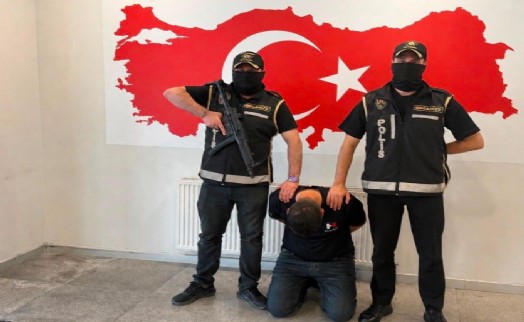 Azerbaycan'da yakalanan suç örgütü bağlantılı şüpheli Türkiye'ye getirildi