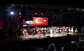 Balçova'da 30 Ağustos coşkusu dünyanın renkleriyle buluştu