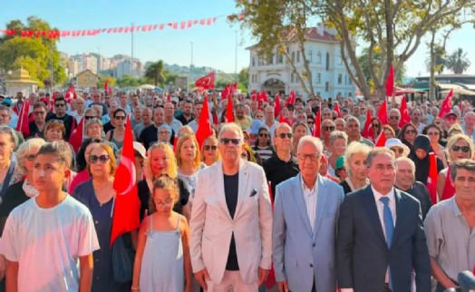 Bandırma'da CHP'den toplu istifa: Belediye Başkanı ve meclis üyeleri YENİ Parti'ye katıldı