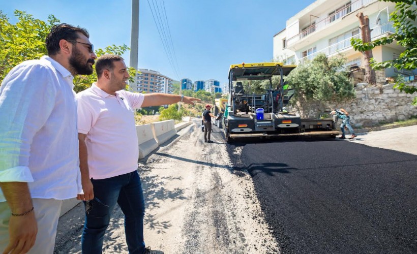 Başkan Erman Uzun asfalt serim çalışmalarını yerinde inceledi