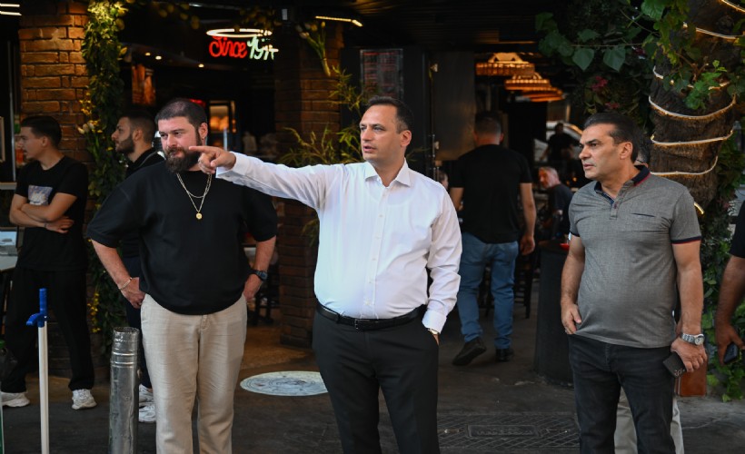 Başkan Eşki’den, Bornova’nın kalbinde sabah temizliği; Duyarlılık uyarısı