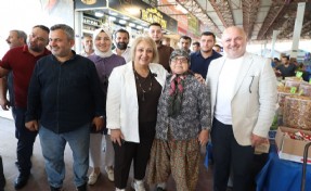 Başkan V. Şen sahaya indi: İlk durak pazar esnafı oldu