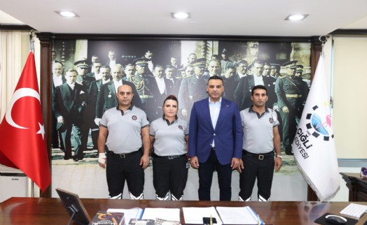 Aracına silahlı saldırı düzenlenmişti: Başkan Yıldız’dan kahraman personellere maaş ödülü