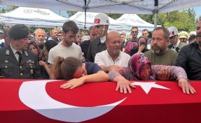Bitlis'te kazada hayatını kaybeden uzman çavuş, Manisa'da toprağa verildi