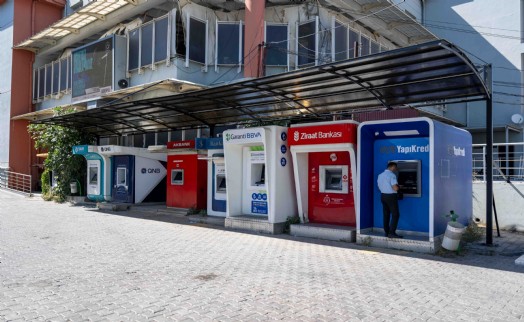 Bornova’da ‘güneş ve yağmur’ kalkanı
