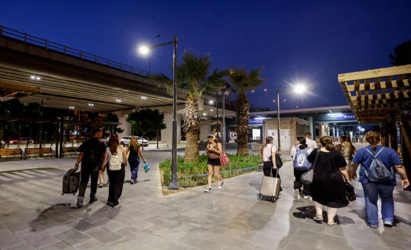 Bornova’nın en işlek noktası artık ışıl ışıl