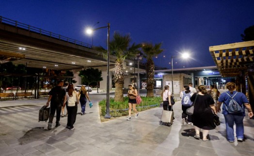 Bornova’nın en işlek noktası artık ışıl ışıl
